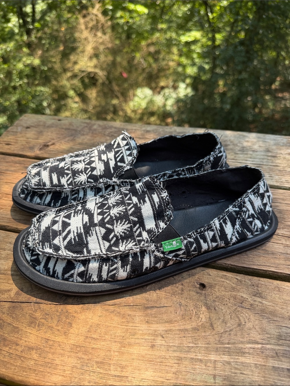 SANUK DONNA SLIP-ONS Sz 10